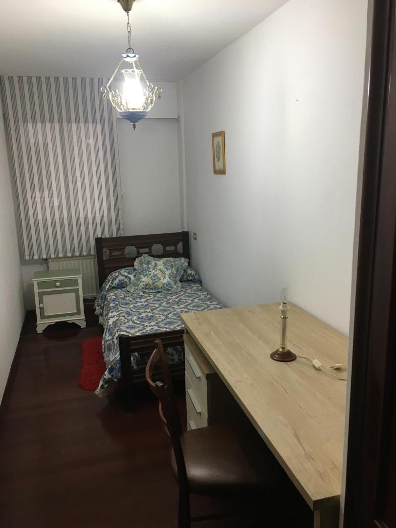 Piso en  Avenida de Rosalía de Castro 27 - Foto 8