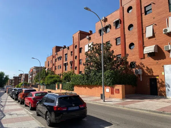 Piso en Calle los Lirios, Valderas - Los Castillos - Foto 1