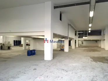 Nave Industrial en Cornellà de Llobregat - Foto 2