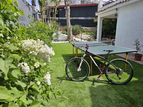 Chalet pareado en avenida de la victoria, 45