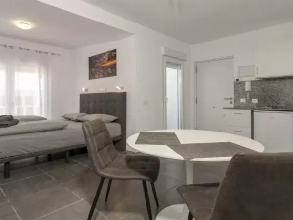 Estudio en Avenida de Burjassot, Benicalap - Foto 1