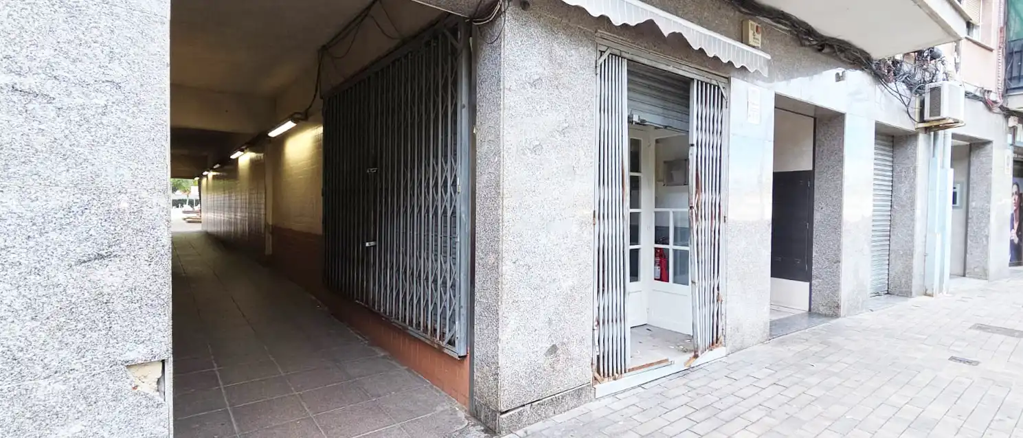 Local comercial en  Avinguda de les Corts Catalanes - Foto 3