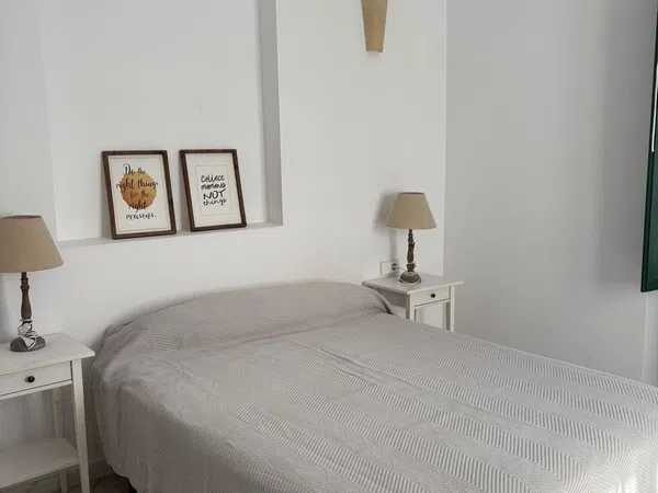 Estudio en Calle Pagés del Corro, 161, Calle Betis - Pagés del Corro - Foto 1