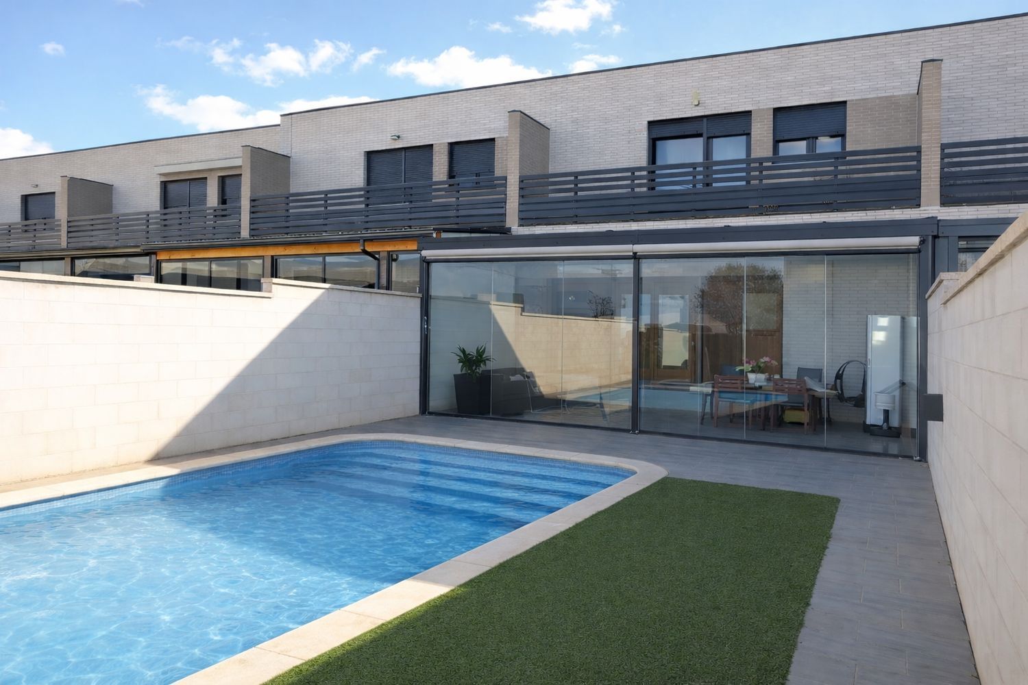 Chalet adosado en Las Cañas - Foto 1