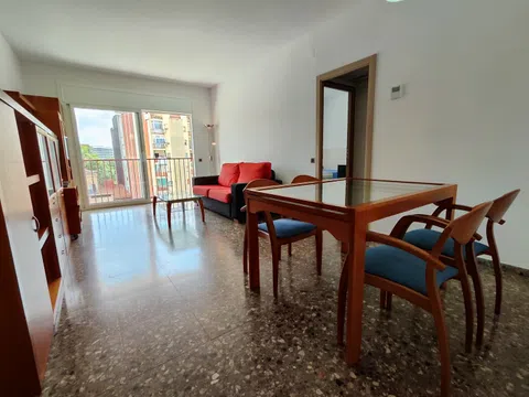 Piso en calle de Felip II, 74