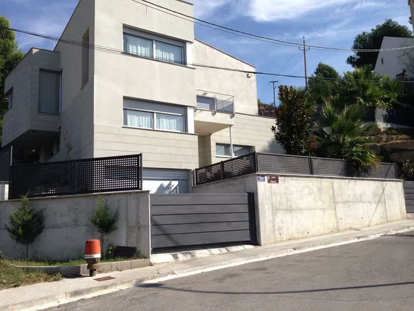 Casa o chalet independiente en Calle Montseny, 30 - Foto 1