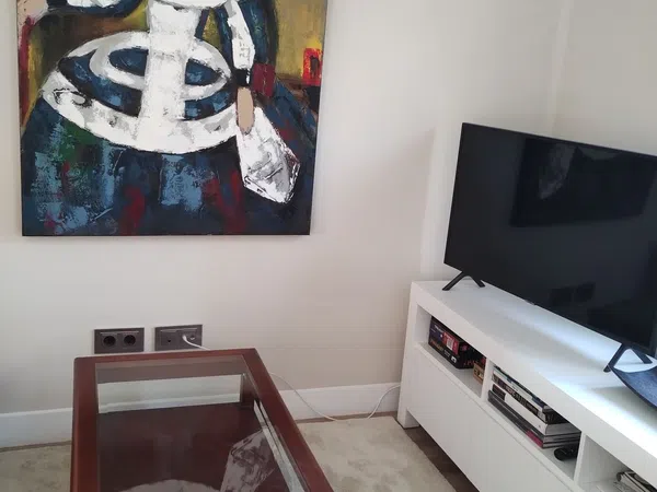 Piso en calle Oliana, 2