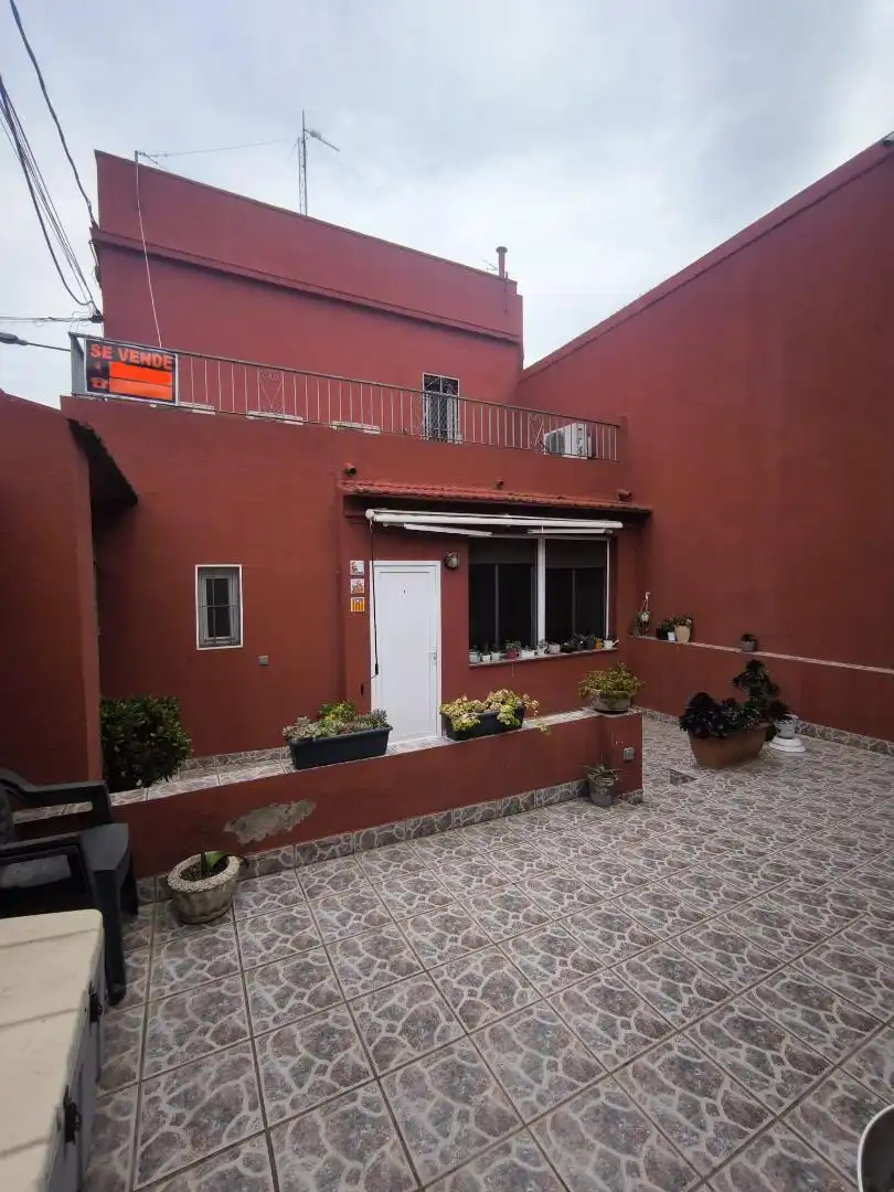 Casa adosada en  Carrer Ramon Reig 23 - Foto 3