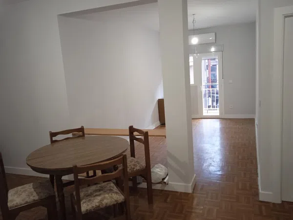 Piso en calle de Canarias, 28