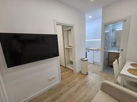 Estudio en calle dels Jocs Florals, 168