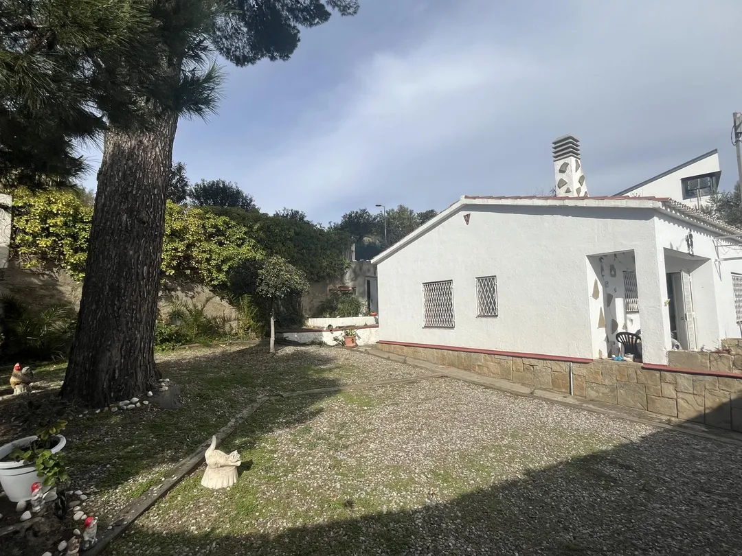 Chalet en  Carrer Riera 1 - Foto 2