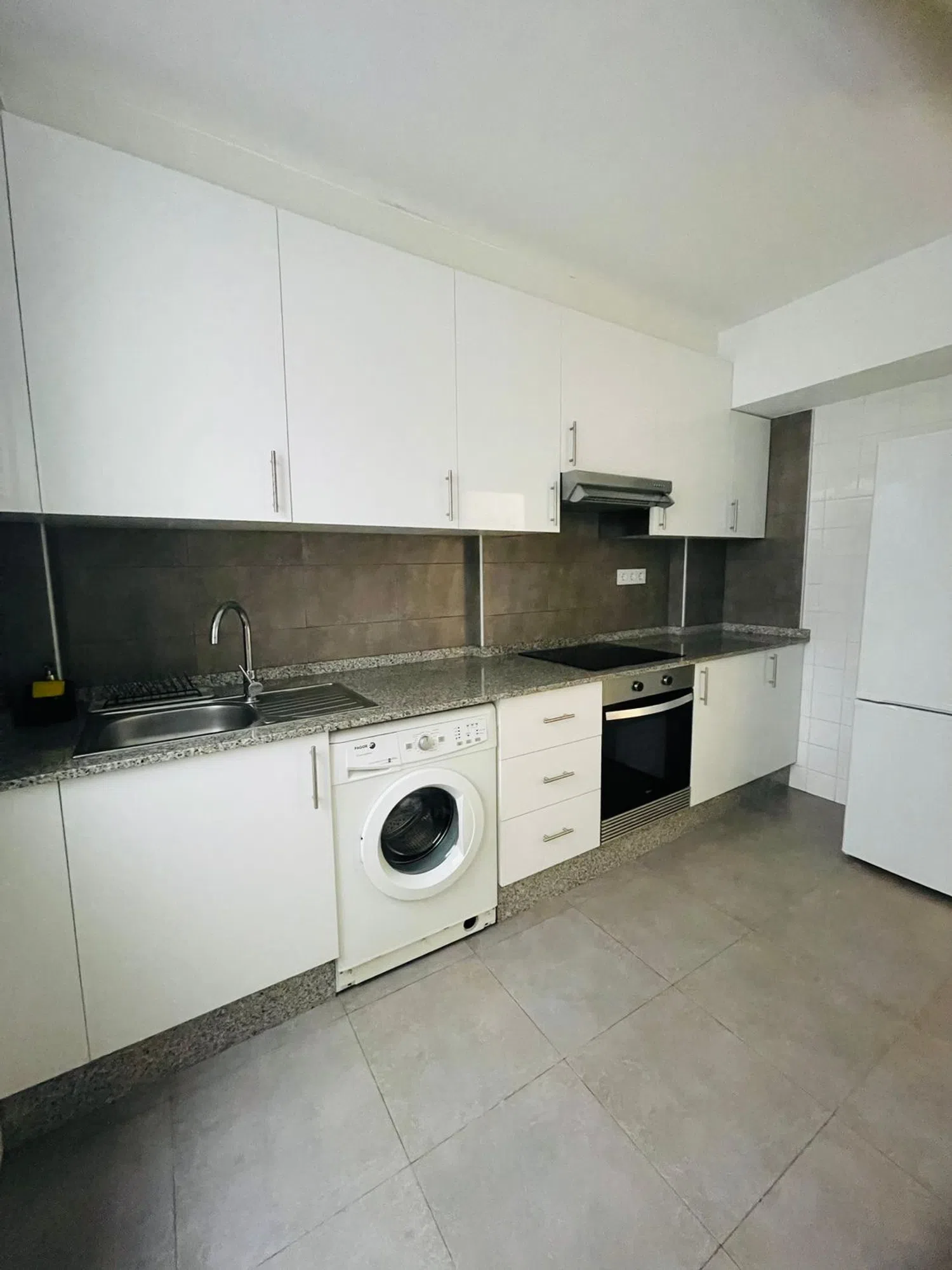 Piso en calle Santiago de la Iglesia, 3 - Foto 13