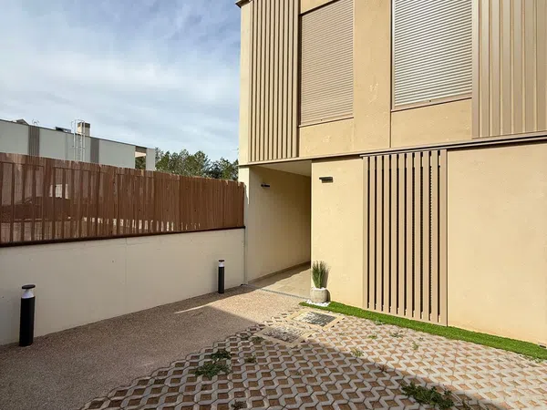 Chalet adosado en Calle Torres de Quart - Foto 2