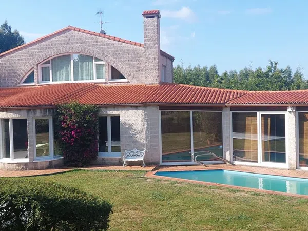 Casa o chalet independiente en Avenida Ramón Núñez Montero, 89, Oleiros, Oleiros - Foto 1