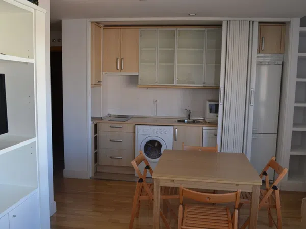 Estudio en calle pintor antonio saura, 14