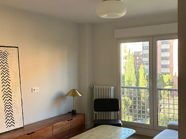 Piso en calle de Querol, 4