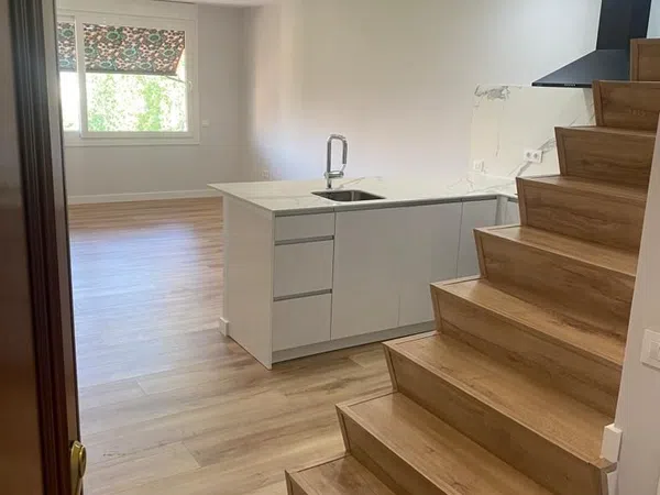 Dúplex en calle de la Infanta María Teresa, 7