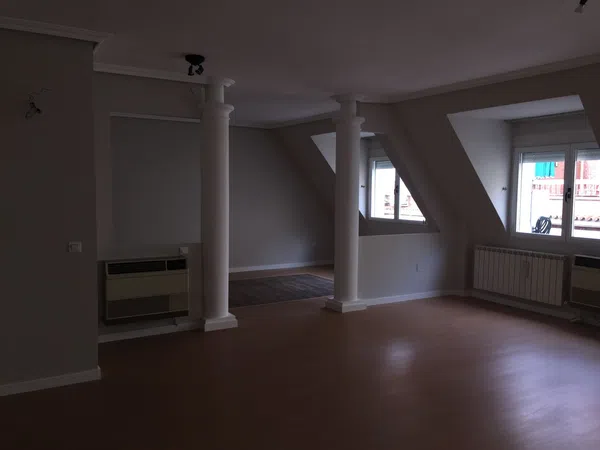 Piso en calle de San Hermenegildo, 25