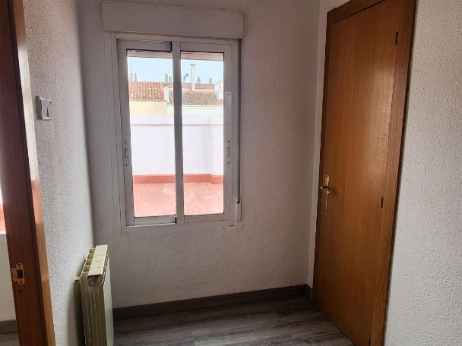 Piso en  Calle de María Lostal 32 - Foto 3