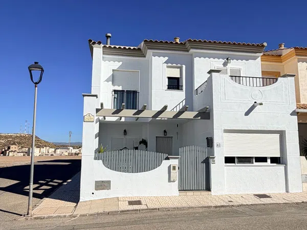 Chalet pareado en Calle Sacerdote Juan Bretones, 42 - Foto 2