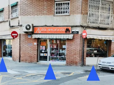 Local comercial en  Carrer de Nemesi Valls 77 - Foto 2