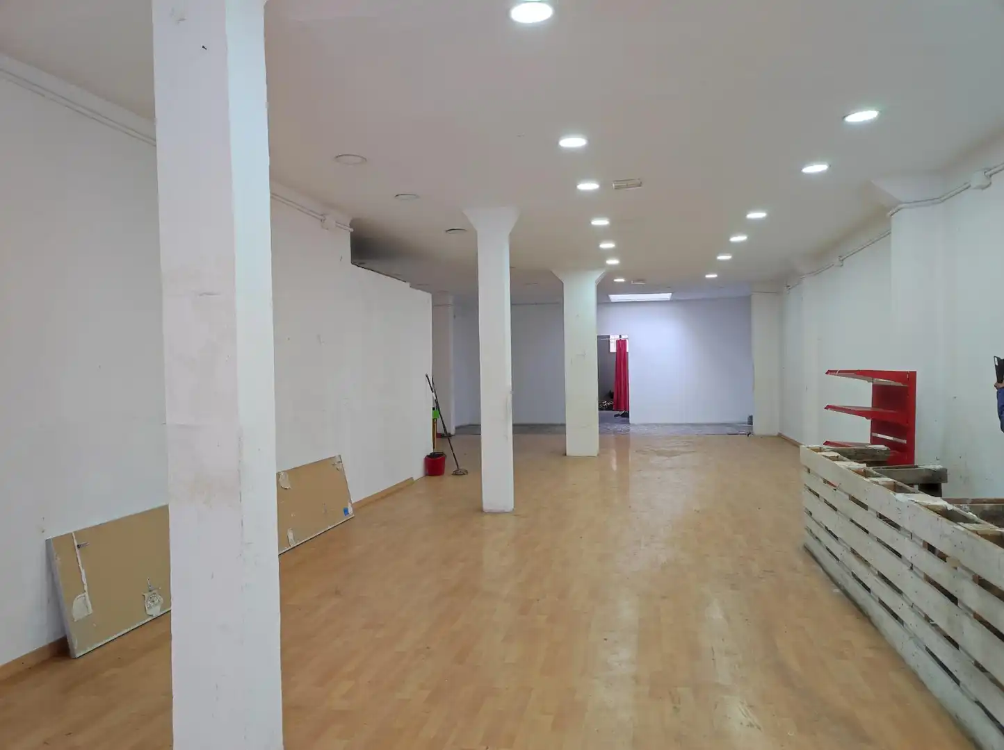 Local comercial en Sabadell - Foto 2