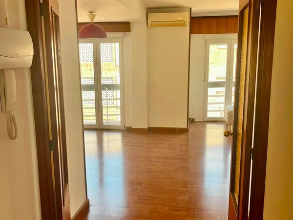 Piso en Avenida Oscar Espla, 28, Ensanche-Diputación - Foto 3