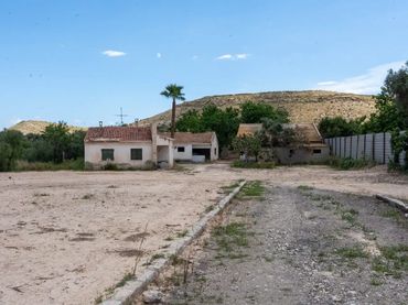 Finca rústica en  Avenida Pintor Gastón Castelló 72 - Foto 1