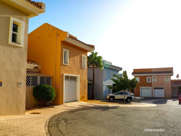 Chalet adosado en Calle Macizo Central, 60, Cerrado de Calderón - Hacienda Paredes - Foto 2