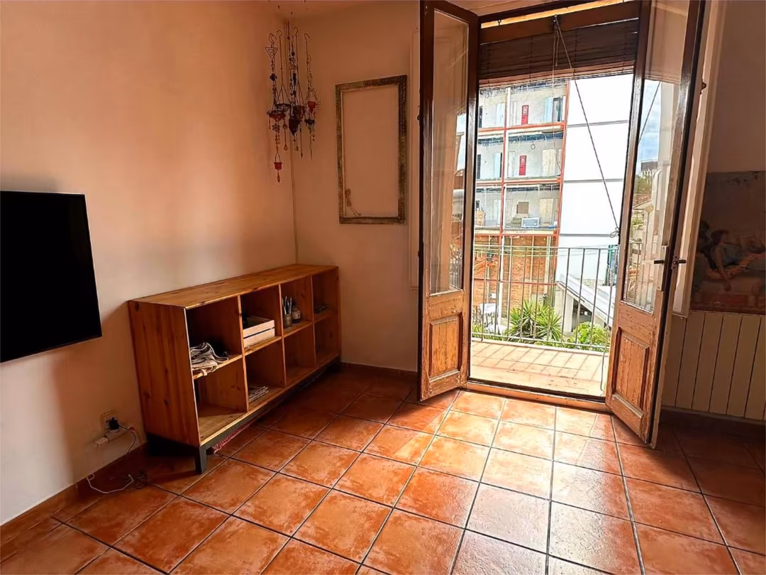 Piso en calle del Treball 123