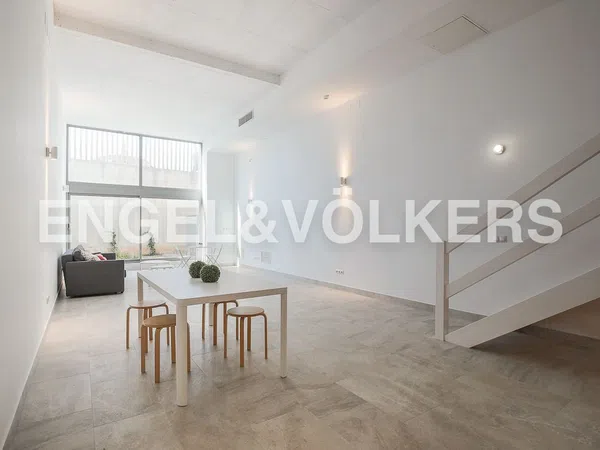 Estudio en Calle de la Creu Roja - Foto 1