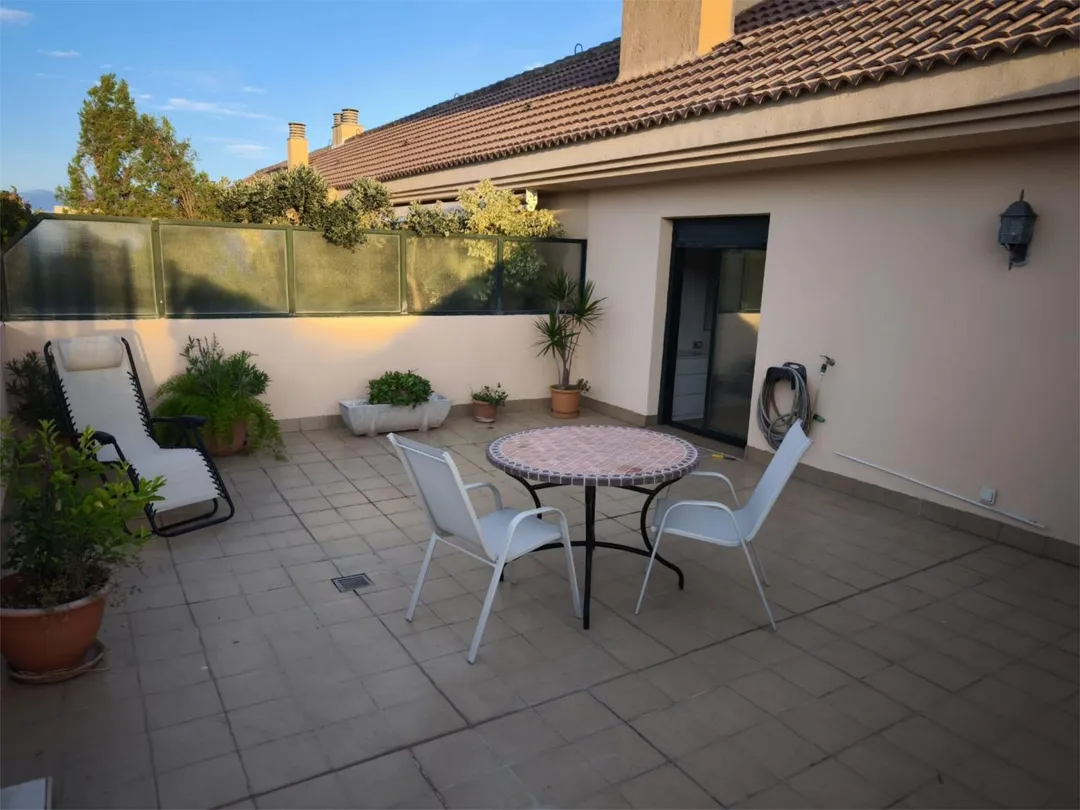 Piso en  Carrer de Josep d'Oleza 4 - Foto 4