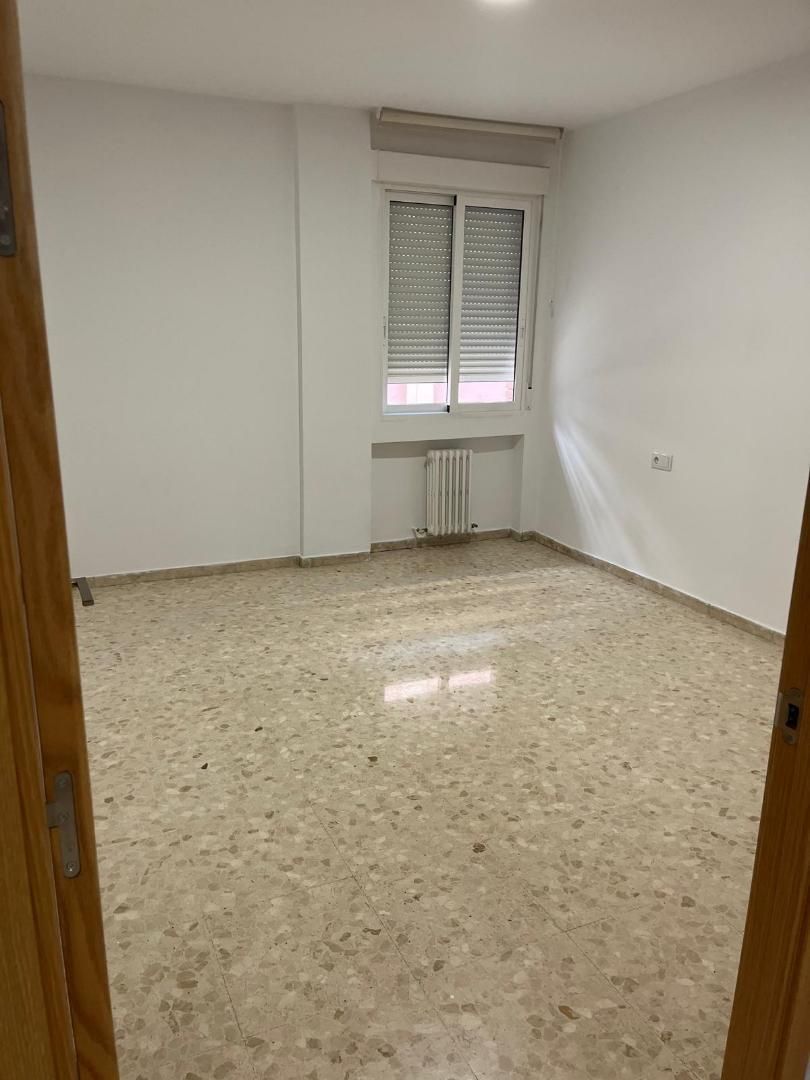 Piso en  Calle del Doce de Octubre 14 - Foto 4