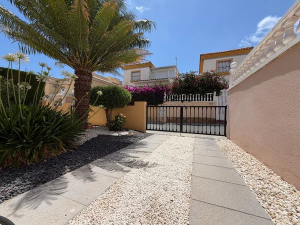Chalet adosado en Calle Estragón, 5, Villamartín - Foto 2