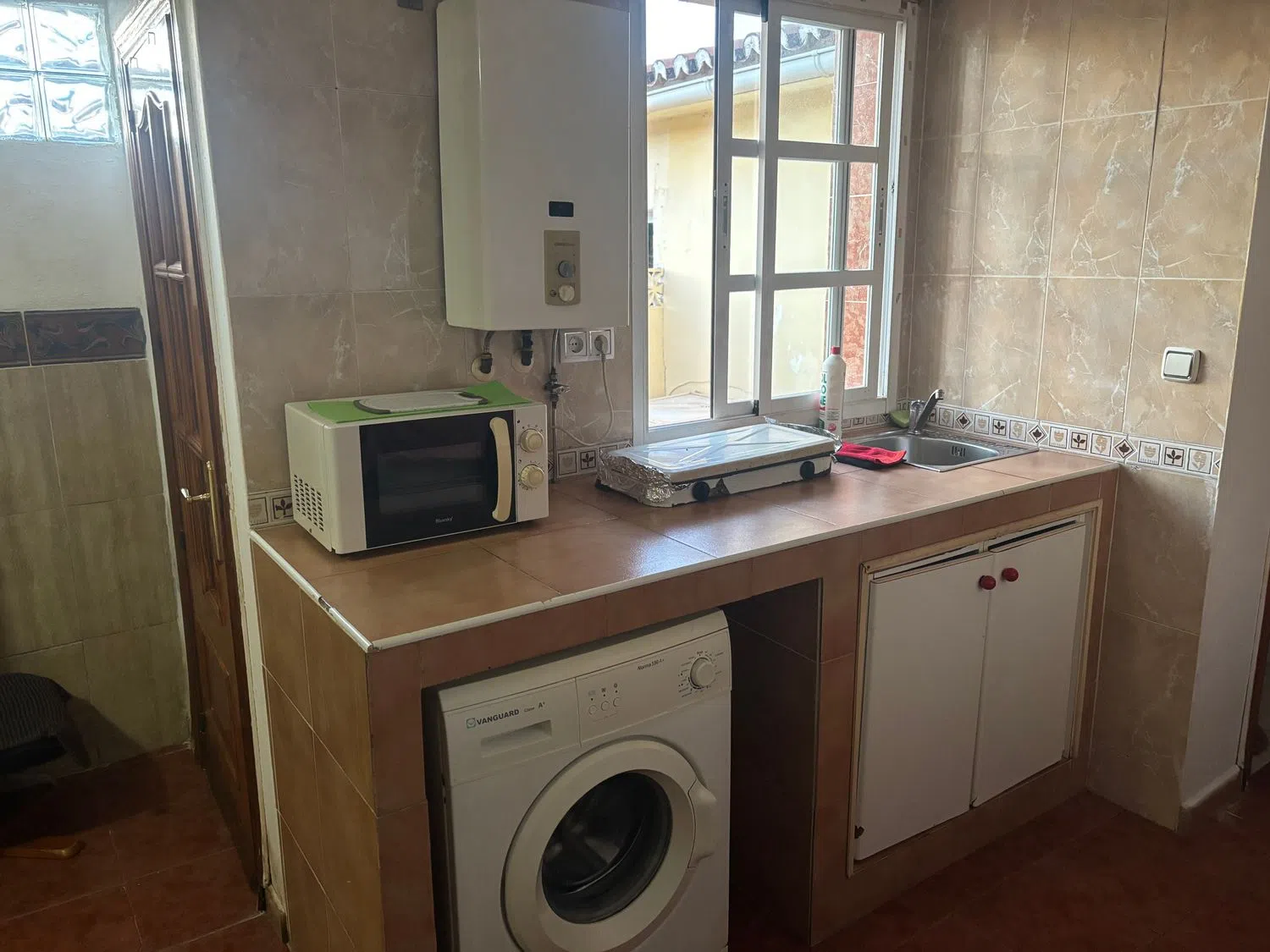Estudio en calle Higueras, 41 - Foto 1