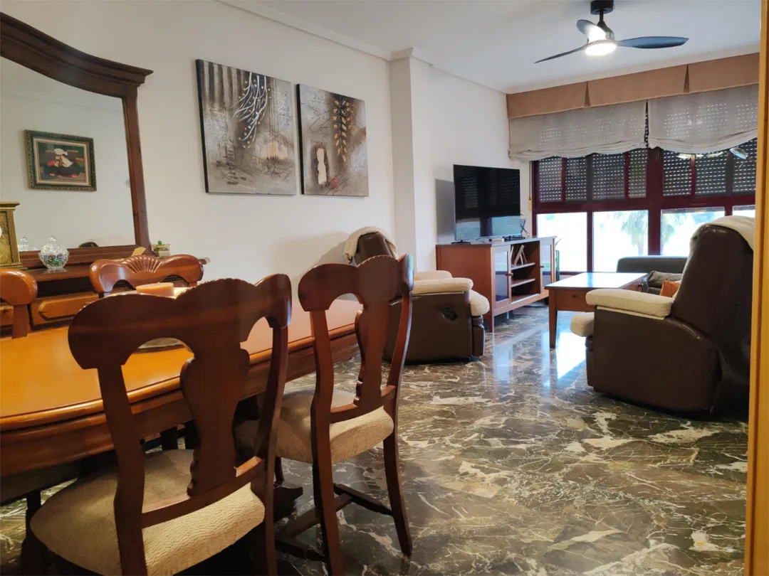 Piso en  Carrer de la Canal de Navarrés 9 - Foto 8