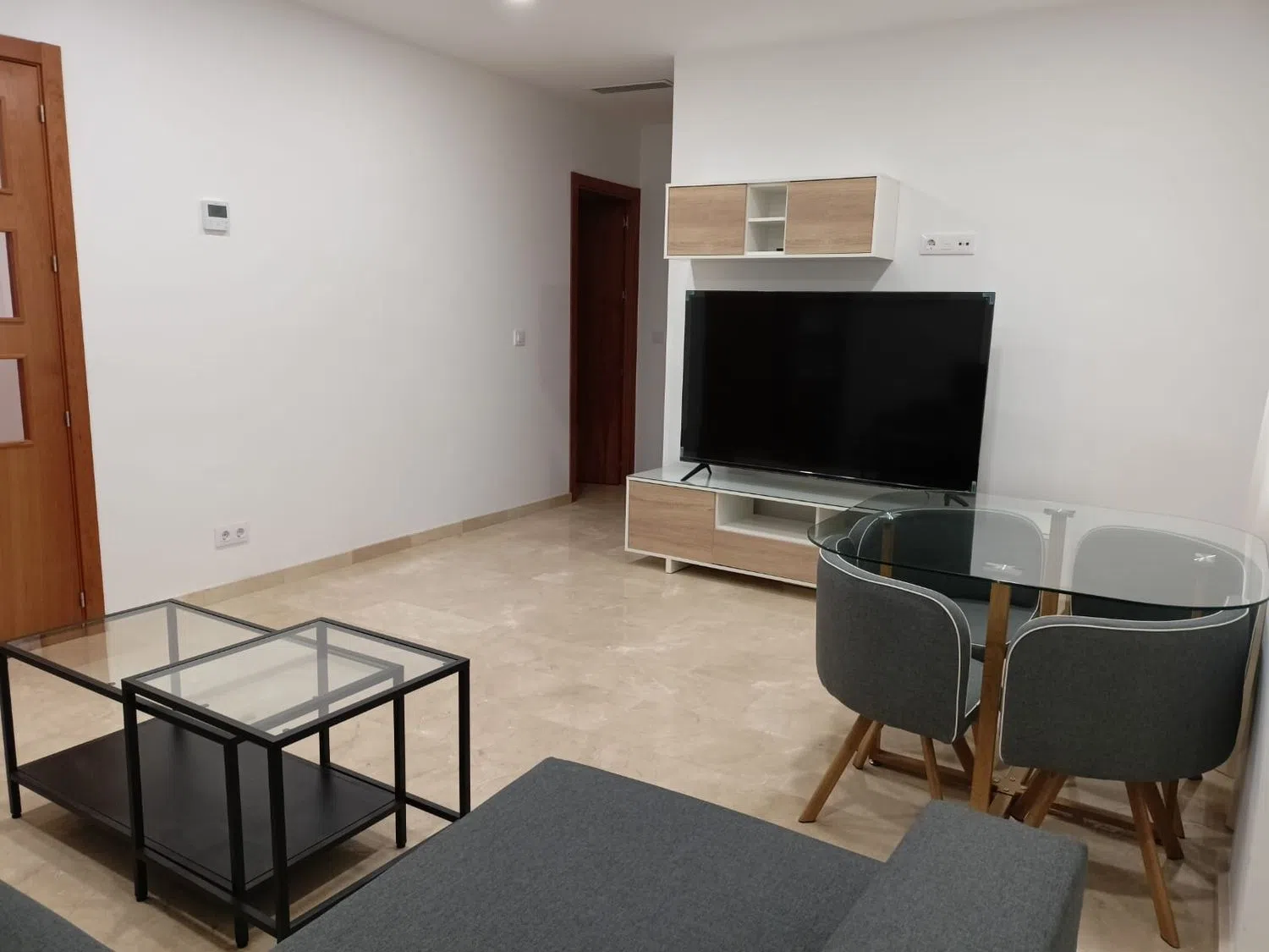 Piso en calle Castillo de Alcala de Guadaira, 21 - Foto 2