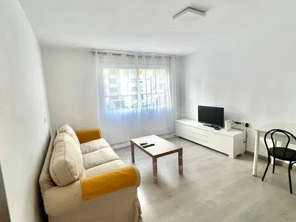 Piso en Avenida Mare de Déu de Bellvitge, Bellvitge - Foto 1