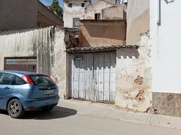 Planta baja en  Calle Serranos 12 - Foto 1