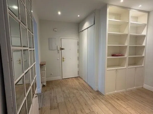 Piso en calle de Londres, Madrid, 23