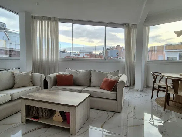 Piso en calle de Cartagena, 44