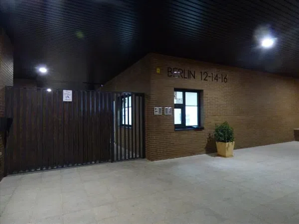 Piso en calle berlín, 12 - Foto 2