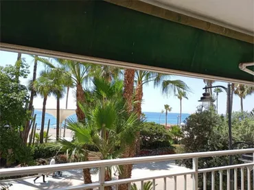 Piso en paseo marítimo - Foto 1