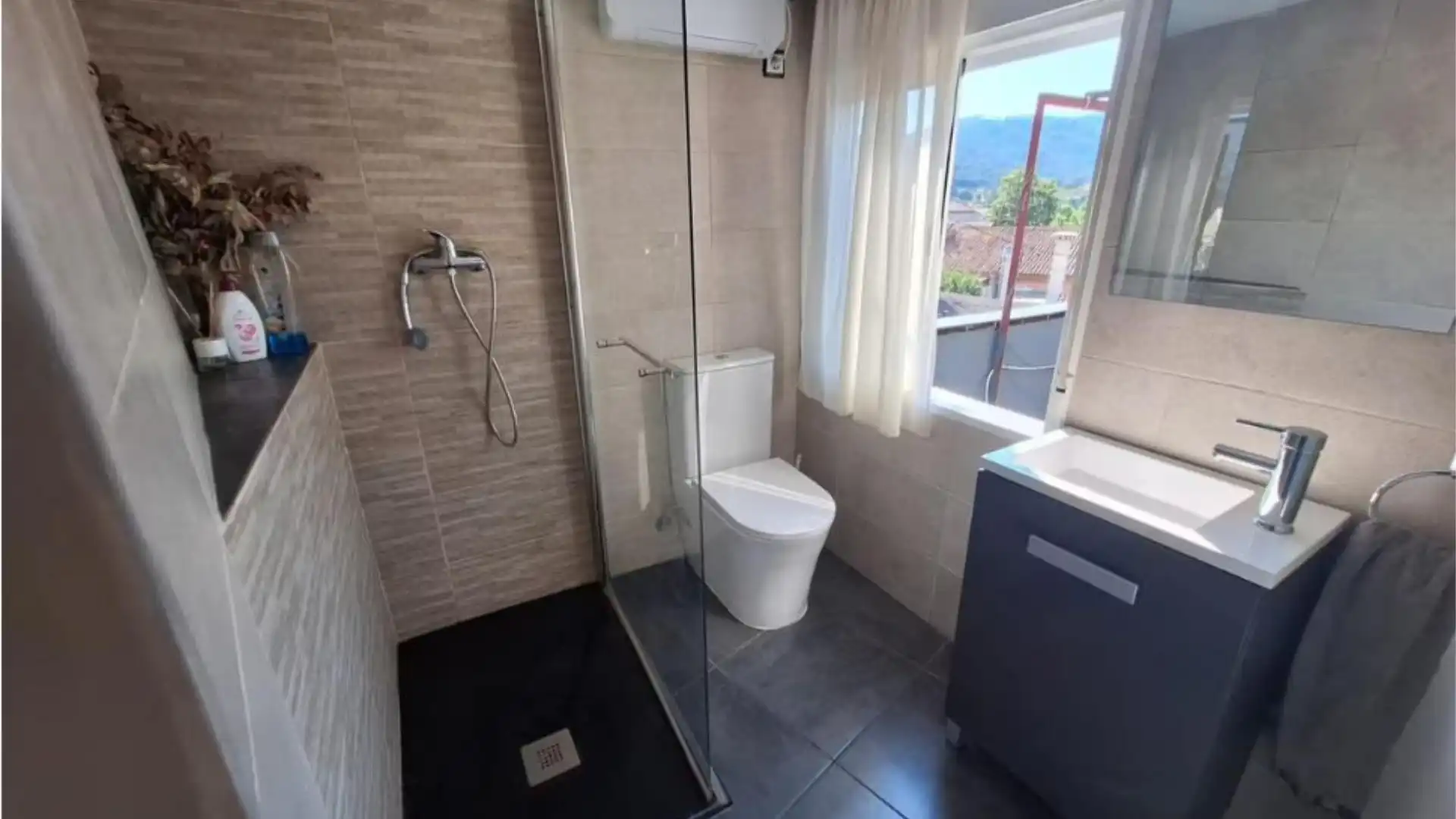 Casa adosada en  Carrer de Còrdova 242 - Foto 13