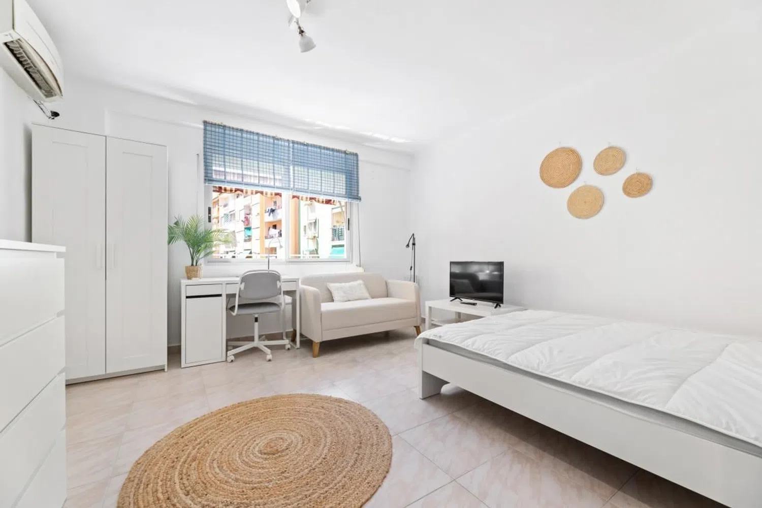 Estudio en calle d' Antonio Ponz, 9 - Foto 2