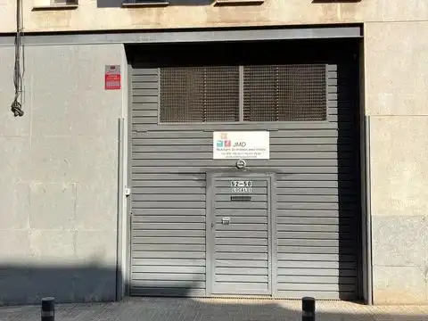 Local comercial en  Calle Eduardo Balmaseda 3 - Foto 2