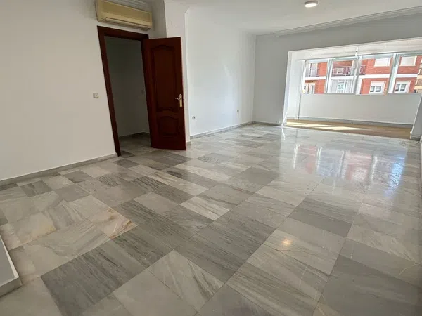 Piso en Calle Vélez Málaga, Malagueta - Monte Sancha - Foto 5
