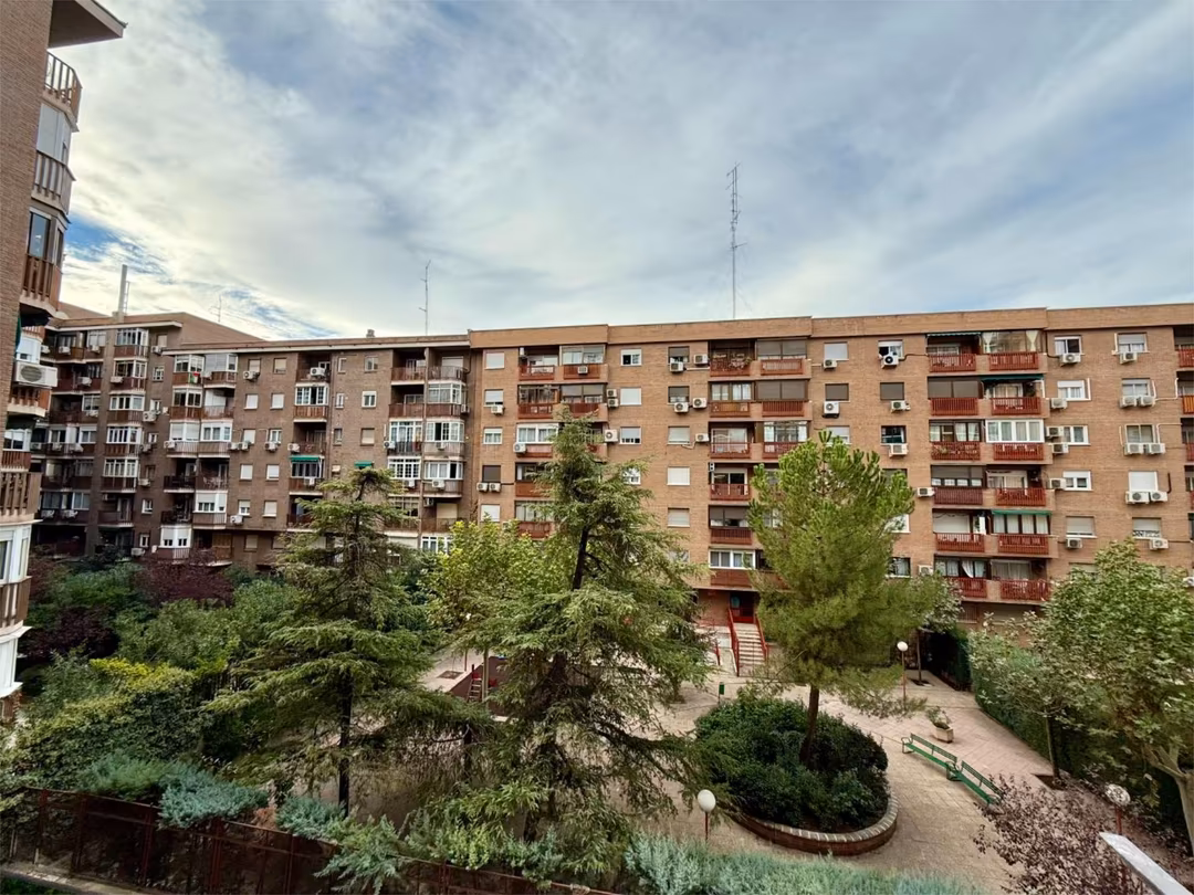 Piso en  Avenida de la Ciudad de Barcelona 122 - Foto 2