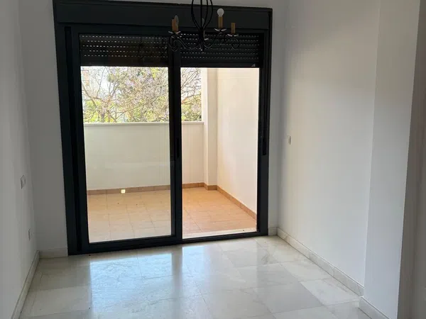 Chalet adosado en Avenida de los Abedules, 19 - Foto 9