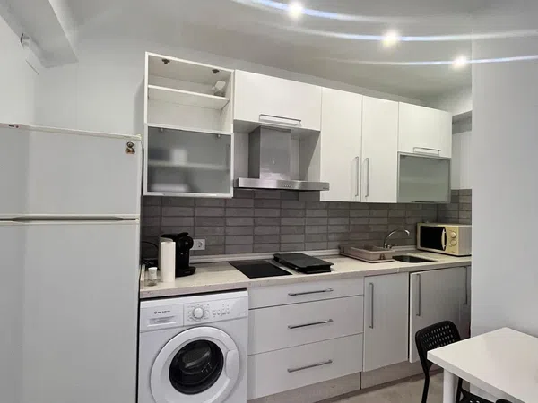 Piso en plaza Luis Cernuda, 1